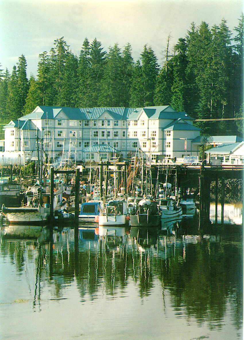 Quarterdeck Inn Port Hardy Eksteriør billede