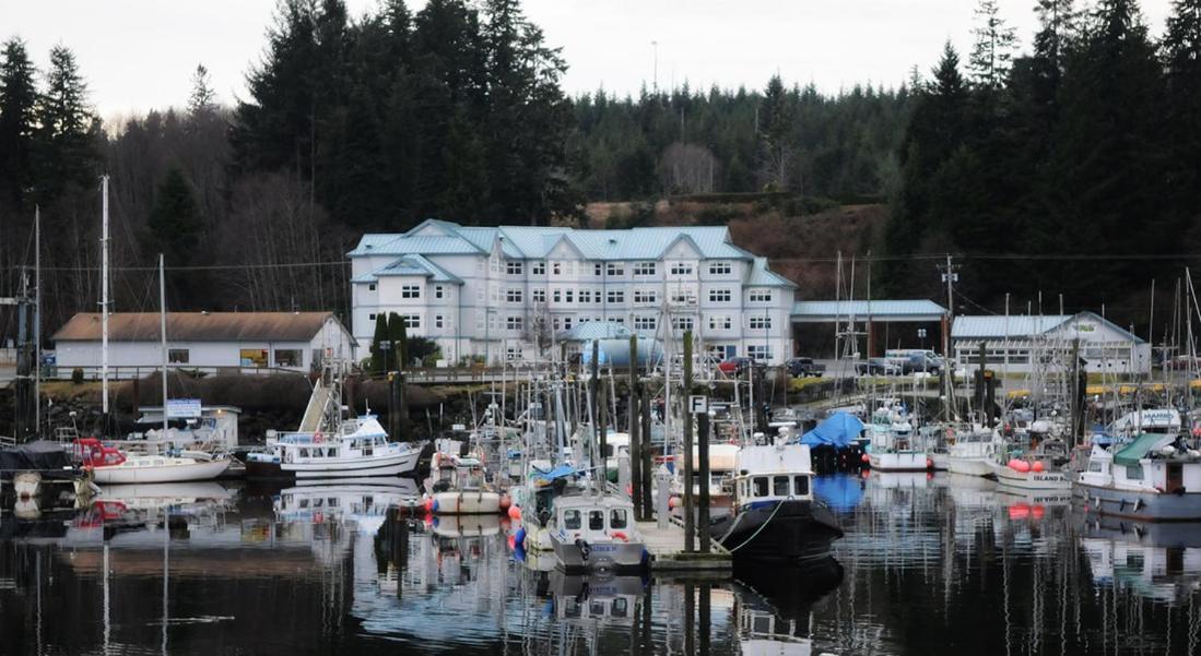 Quarterdeck Inn Port Hardy Eksteriør billede